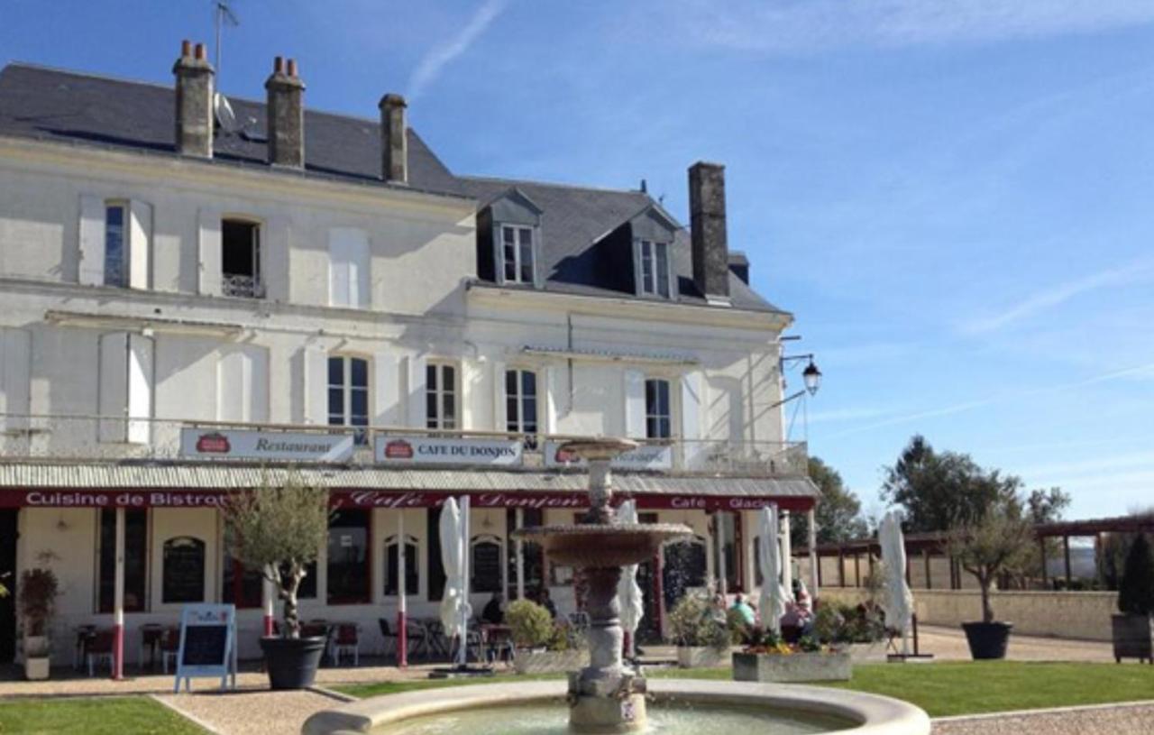 Appartement Face Au Donjon Pons Exterior photo
